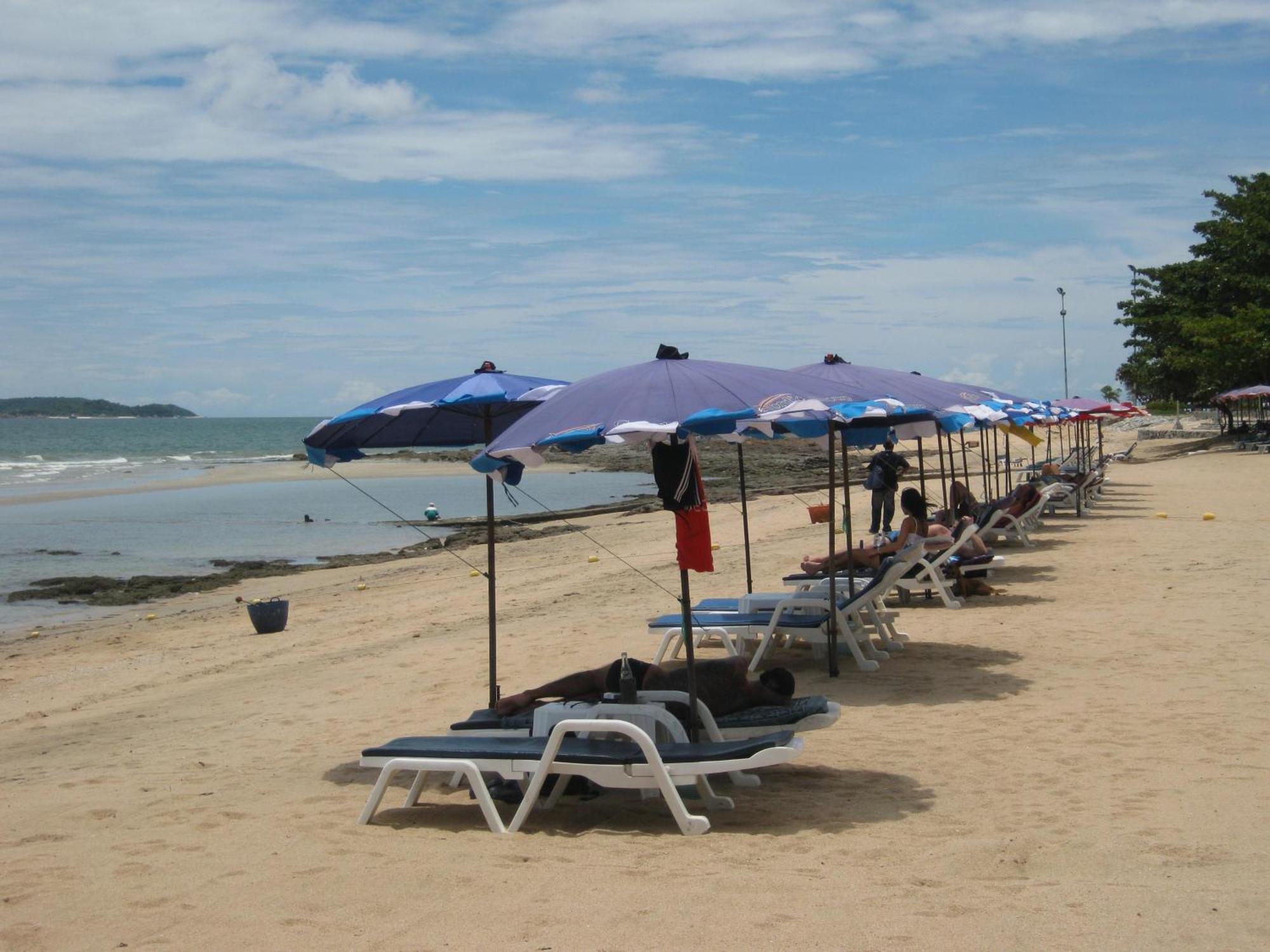 Baan Talay Hotel Патая Екстериор снимка