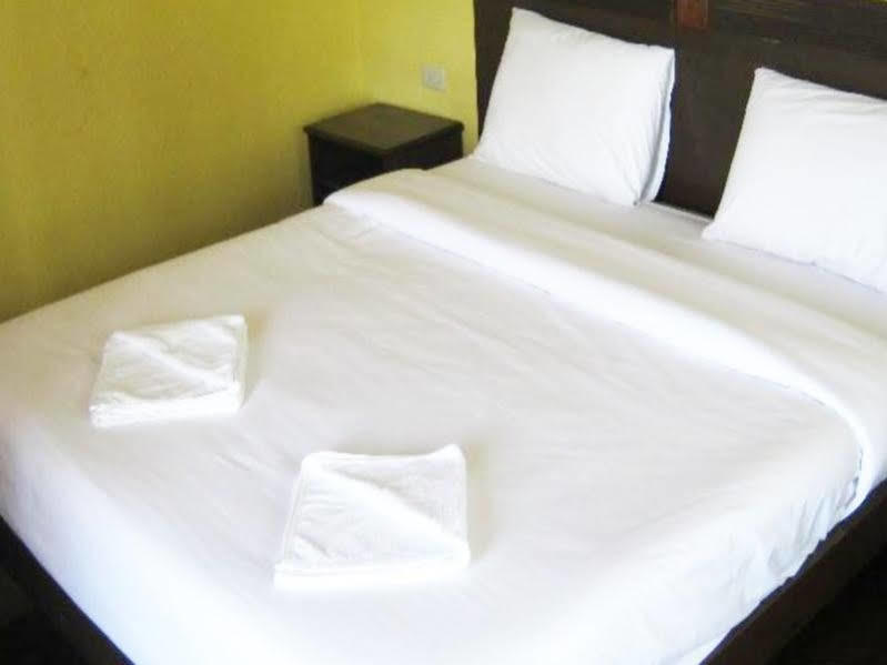 Baan Talay Hotel Патая Екстериор снимка