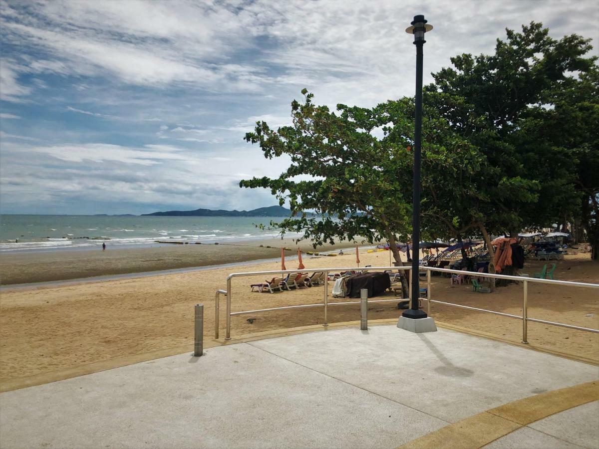 Baan Talay Hotel Патая Екстериор снимка